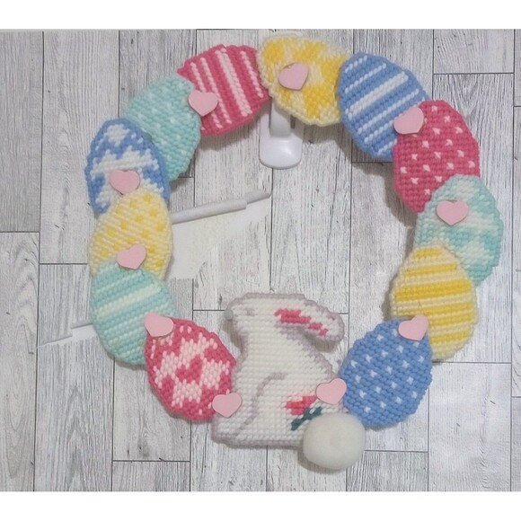 Plastic Canvas Needlepoint Wreath Easter Bunny Eggs Spring Decor‎ - Picture 1 of 2